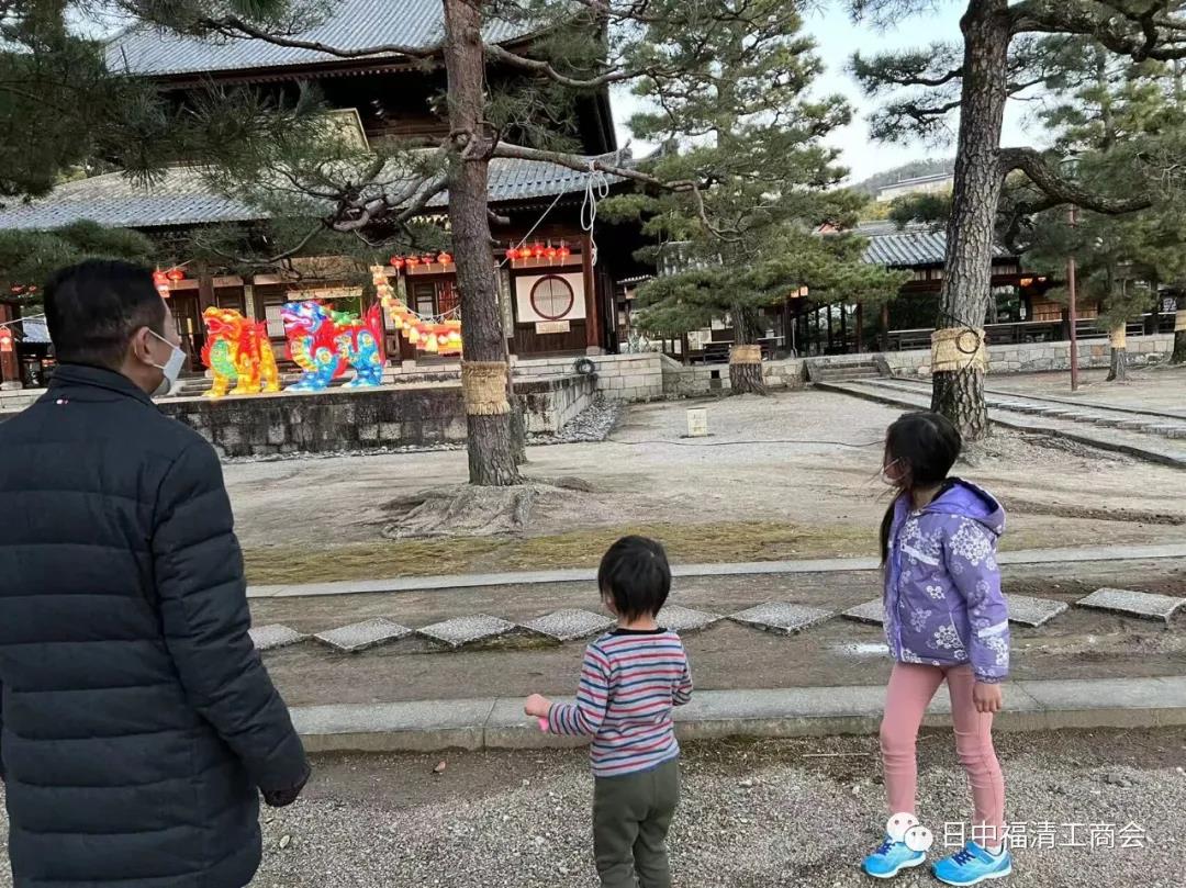 The Asahi Shimbun Reports on Lighting Tests at Manpukuji Temple in Uji, Kyoto